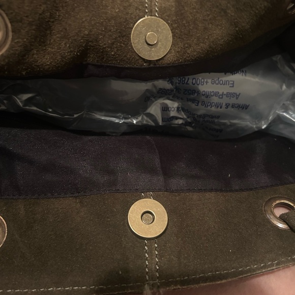 Suede Olive Green Leather Tote Snap Closure 1 zip & 2 pocket areas inside NWT - Picture 8 of 10